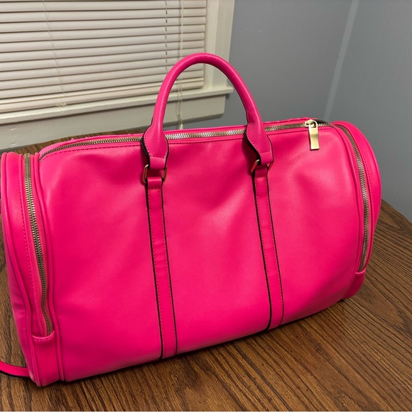 Vibrant Pink Crocodile-Embossed Women's Bag - Picture 2 of 5